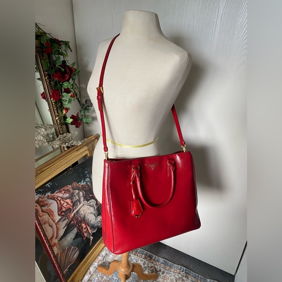 🍒PRADA🍒 Gardener saffiano vernice rosso cherry red gold patent large tote bag - Picture 16 of 16